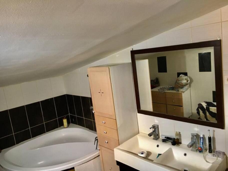 Le Depot Appartement Du Canal 80M2 A Champvert Luaran gambar